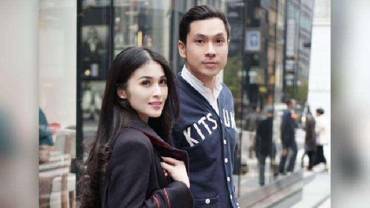 Akui Suami Tidak Romantis, Sandra Dewi: Namaku Cuma Inisial di Ponselnya