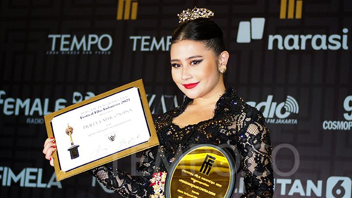 Menang Aktris Terfavorit FFI 2021, Prilly Latuconsina: Terima Kasih Prillvers